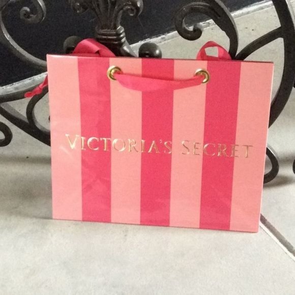 Victoria’s Secret VINTAGE Small Pink Gift bag - Picture 1 of 2